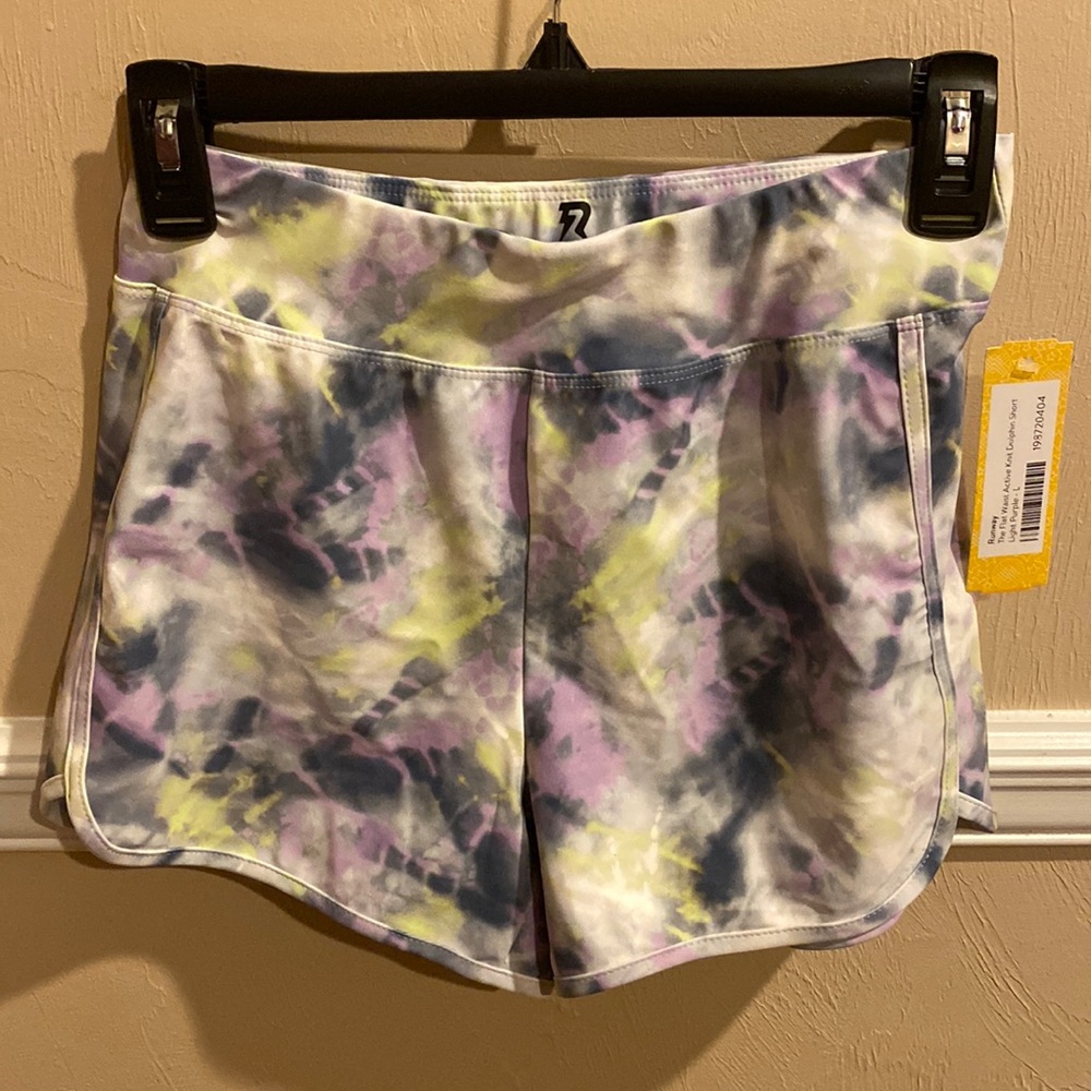 Runway Flat Waist Active Knit Dolphin Shorts